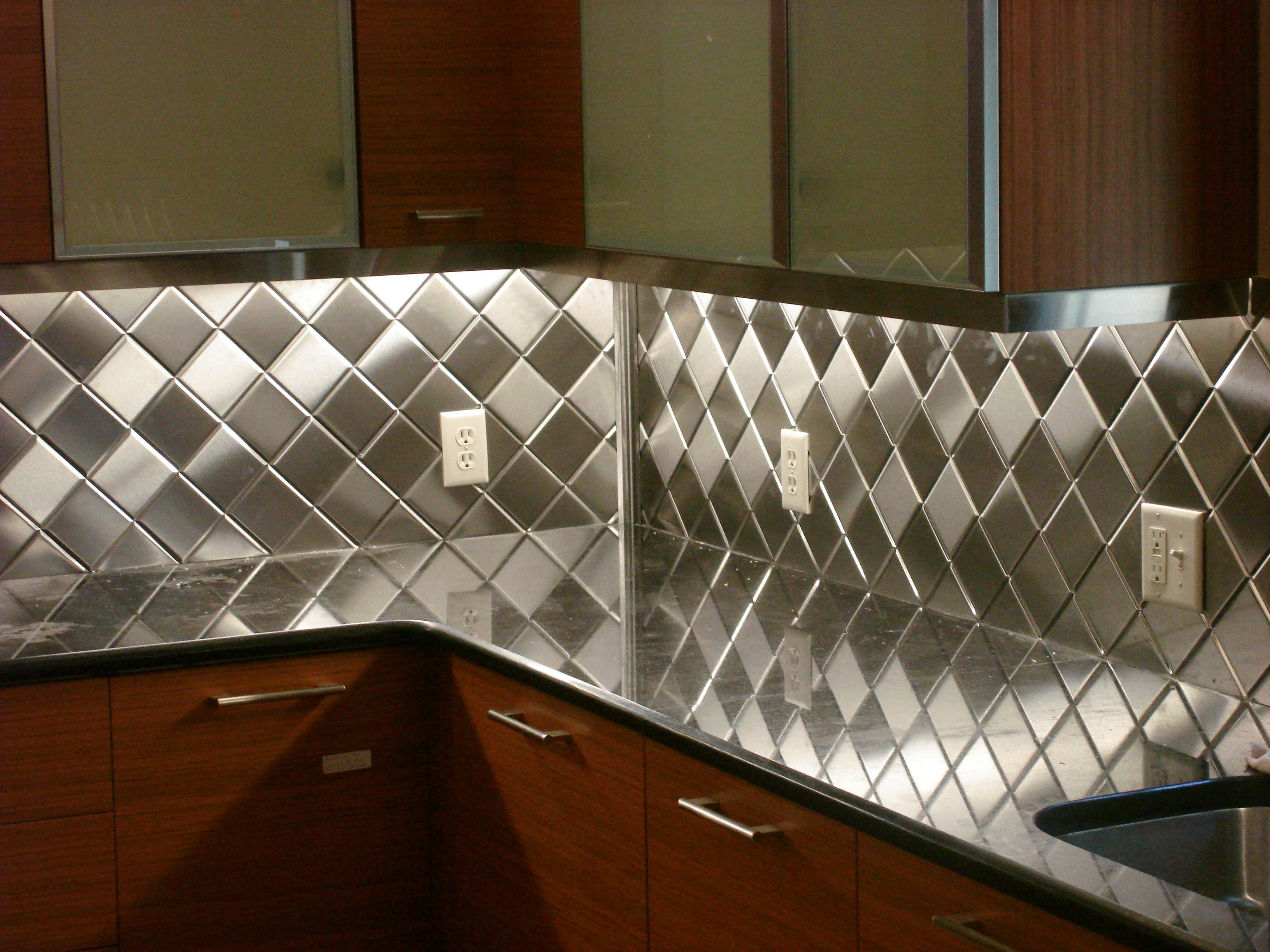 Brushed Grade 304 Stainless Steel Kitchen/Furniture Light Skirt Rail Molding Trim
